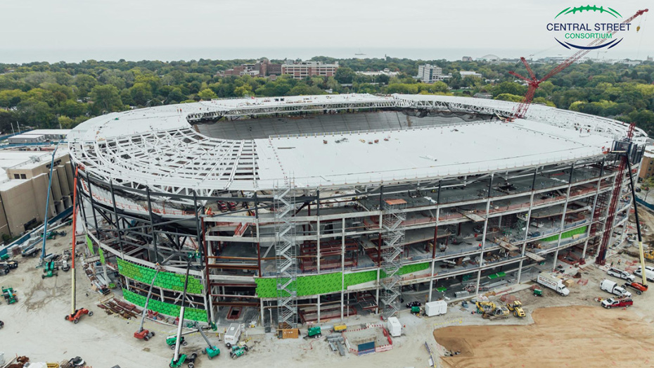 Northwestern and Turner-Walsh Joint Venture Celebrate Topping Out of Ryan Field