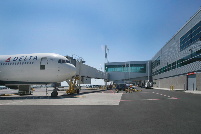 Delta Air Lines, Terminal 4 Addition