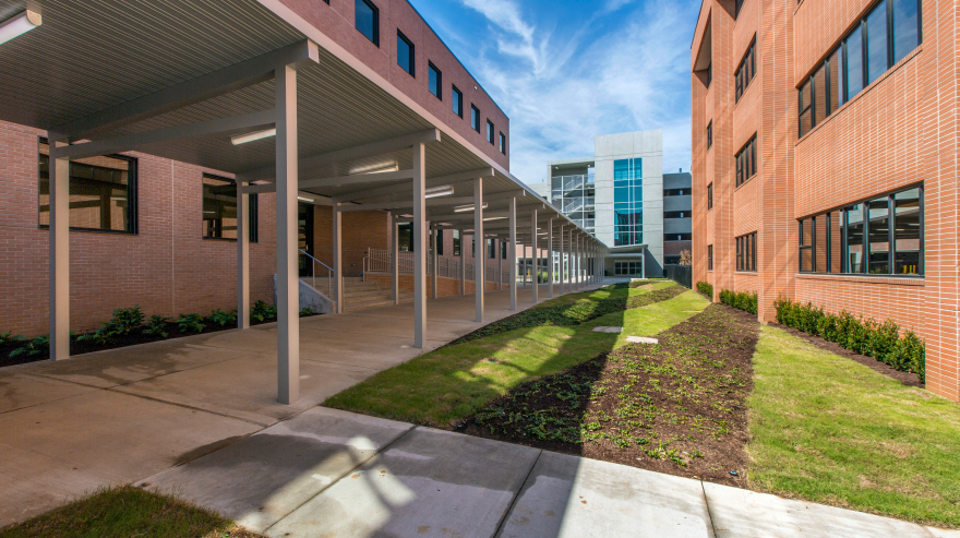 Le Bonheur Children’s Hospital, Physician’s Office Building and Parking Garage