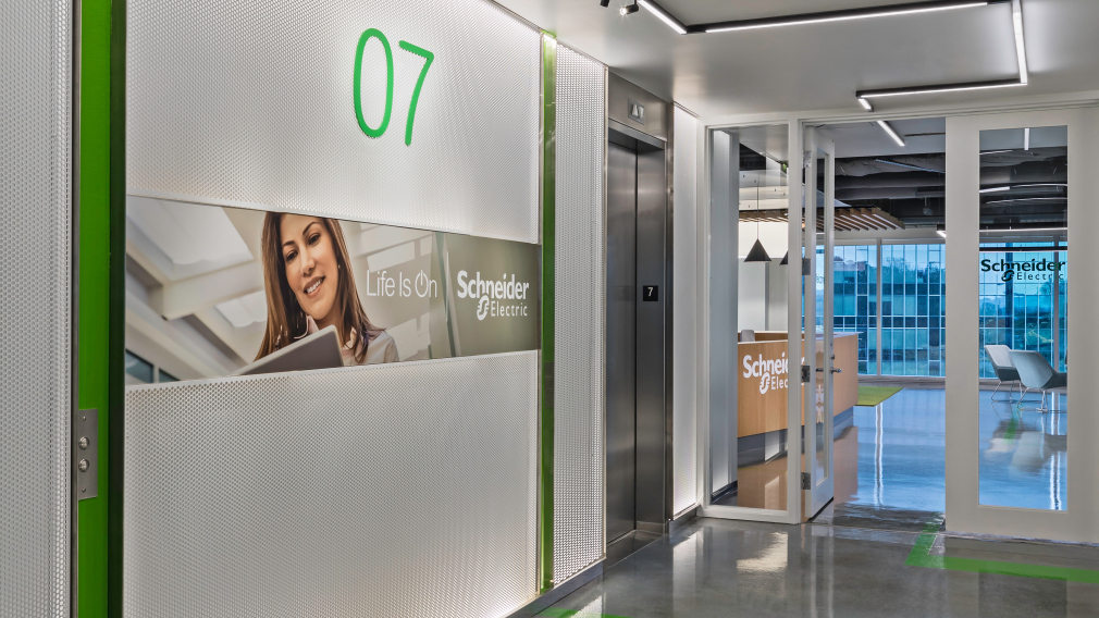 © Robbins Photography, Inc.