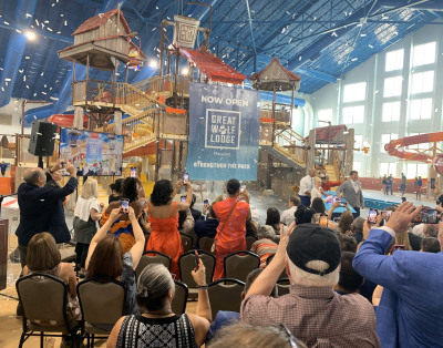 Gov. Moore celebrates Great Wolf Lodge grand opening