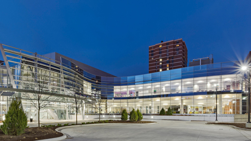 Illinois Masonic Medical Center, Center for Advanced Care
