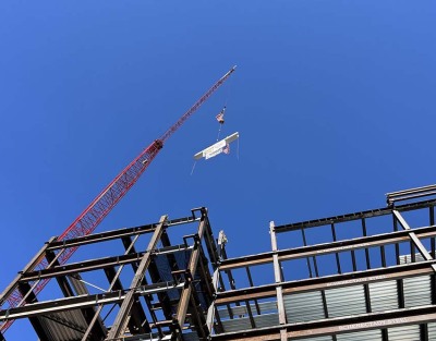 Turner Tops Out First Tower of $430 Million Yale-New Haven Hospital Neurosciences Center