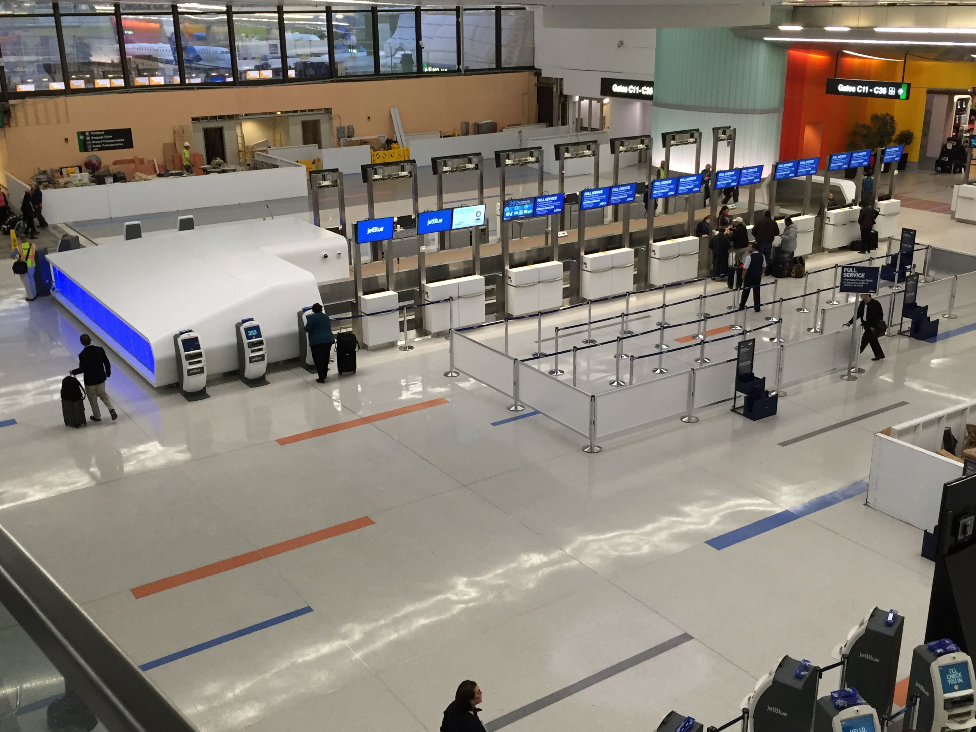JetBlue, Ticket Counter & Check-In Experience | Projects | Turner ...