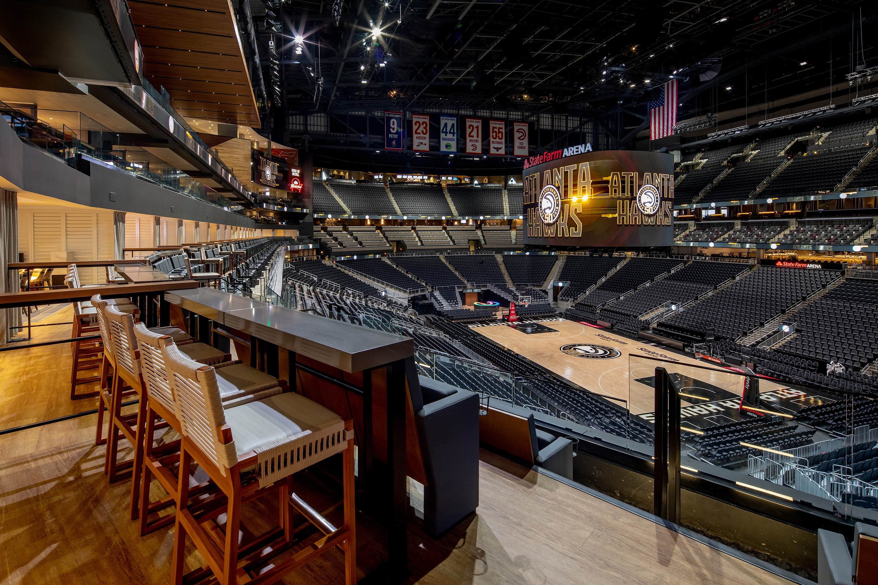 State Farm Arena Atlanta Social Club Seats Tour of Lounge Area